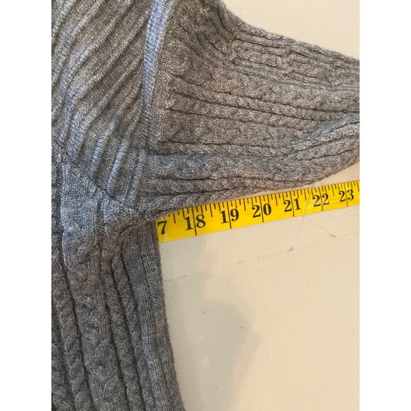 Cyrus Gray Cable Knit Sweater Button Detail at Shoulder Medium - Picture 7 of 9